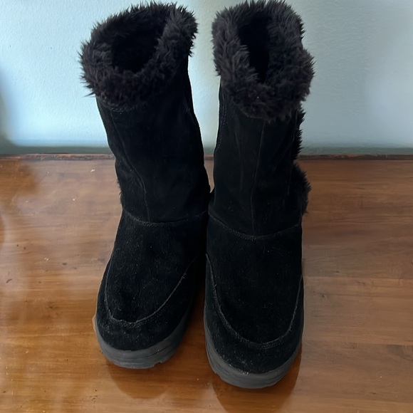 White Mountain Black Women’s Fully lined with Faux Fur Winter Boots Size 9. - Picture 4 of 9